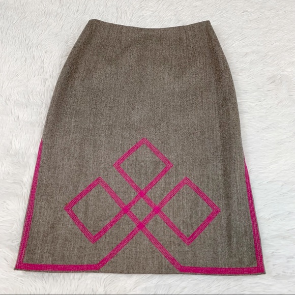 Moschino Cheap and Chic Wool knee length straight skirt with embroidered pattern - Picture 3 of 13